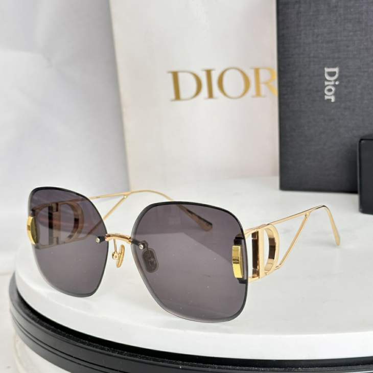 Picture of Dior Sunglasses _SKUfw77643911fw